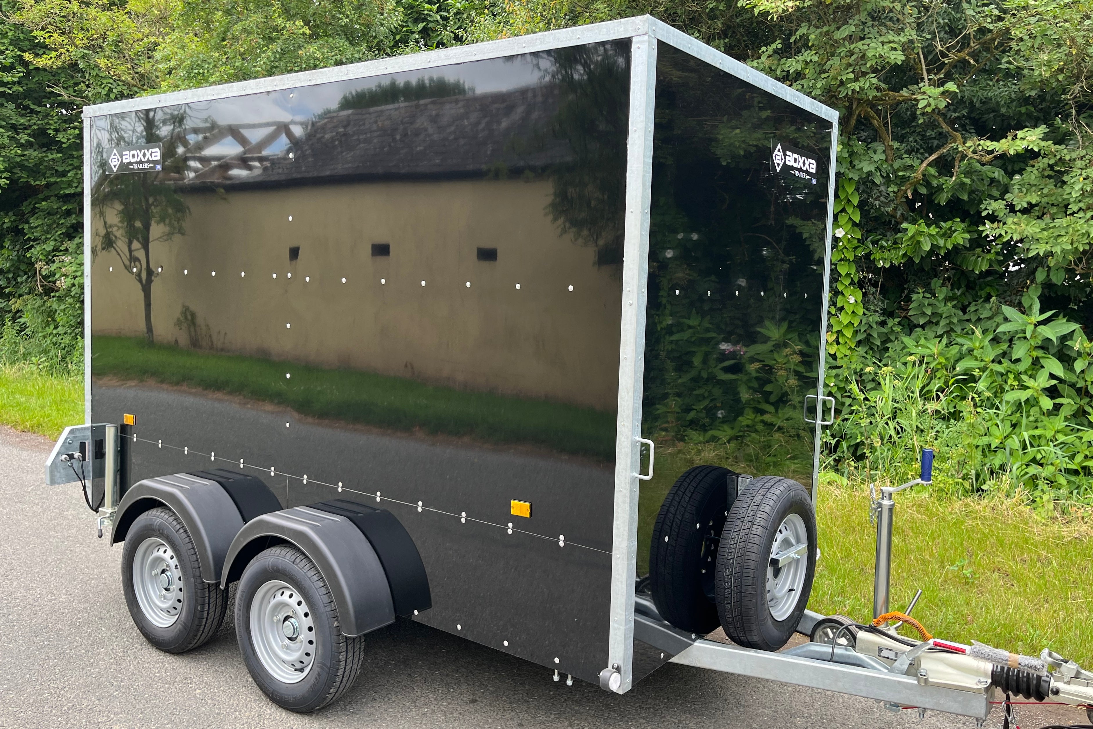 Box Trailer 12' x 5' x 5' Braked Twin Axle