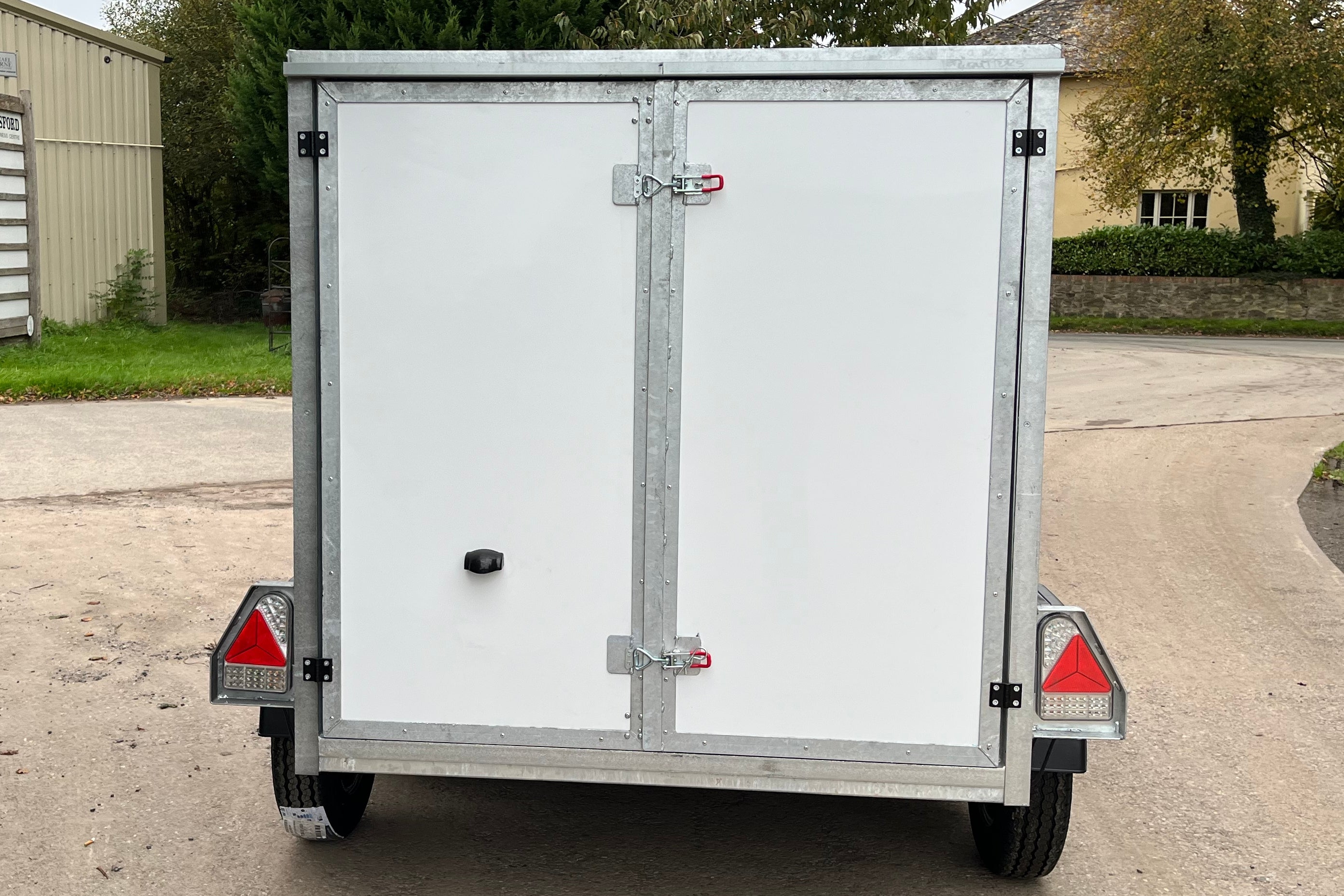 Box Trailer 8' x 5' x 5' Braked Twin Axle