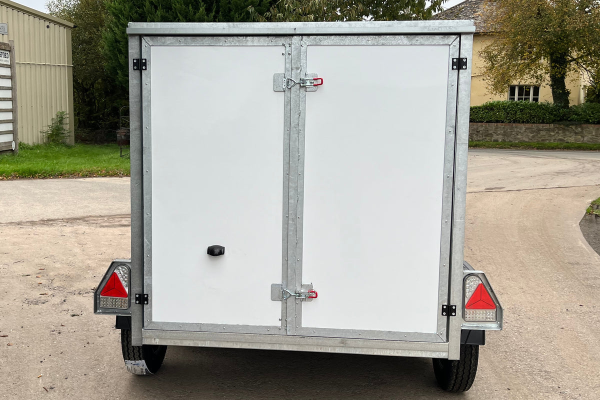 Box Trailer 8' x 5' x 5' Braked Twin Axle