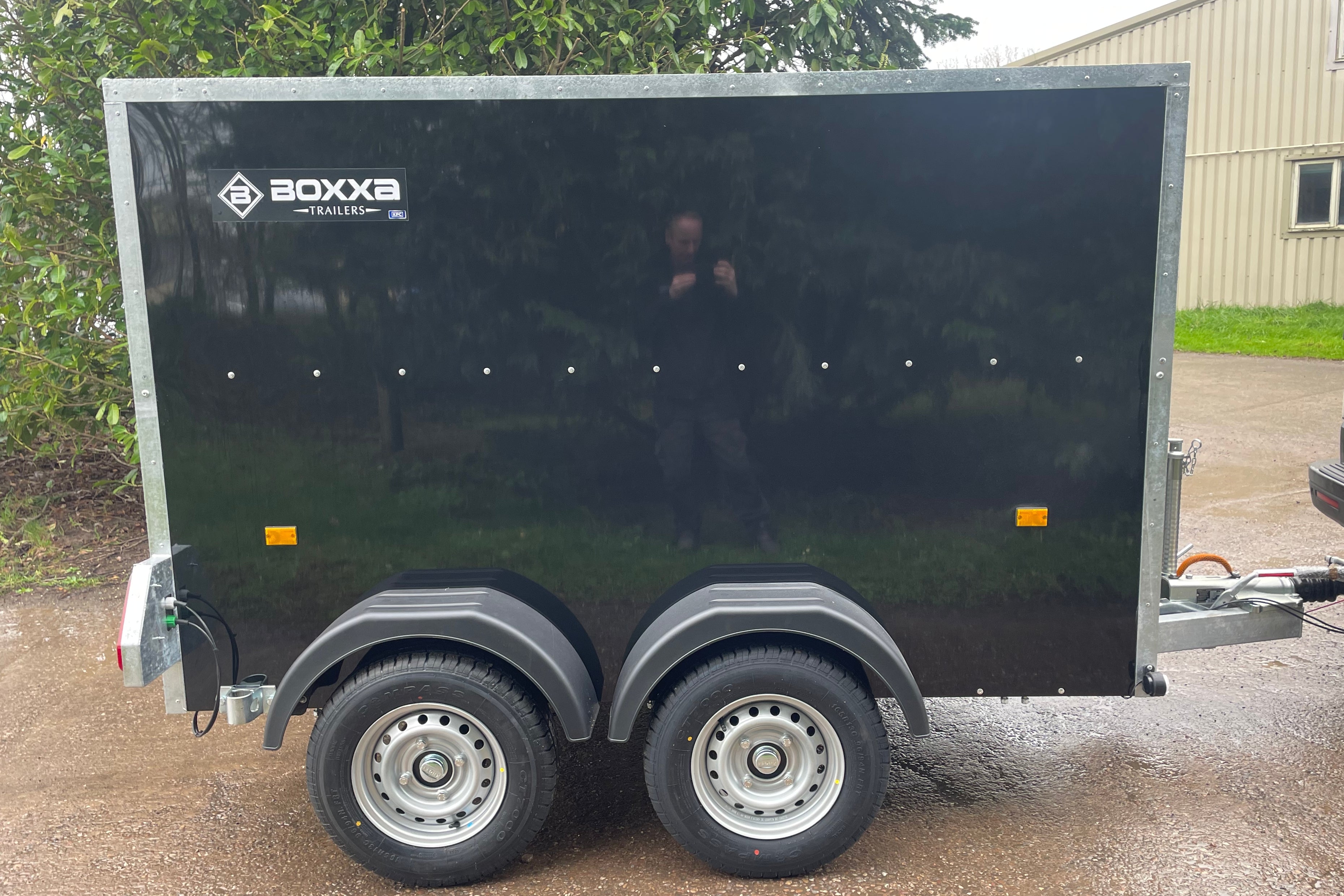 Box Trailer 9' x 5' x 5' Braked Twin Axle