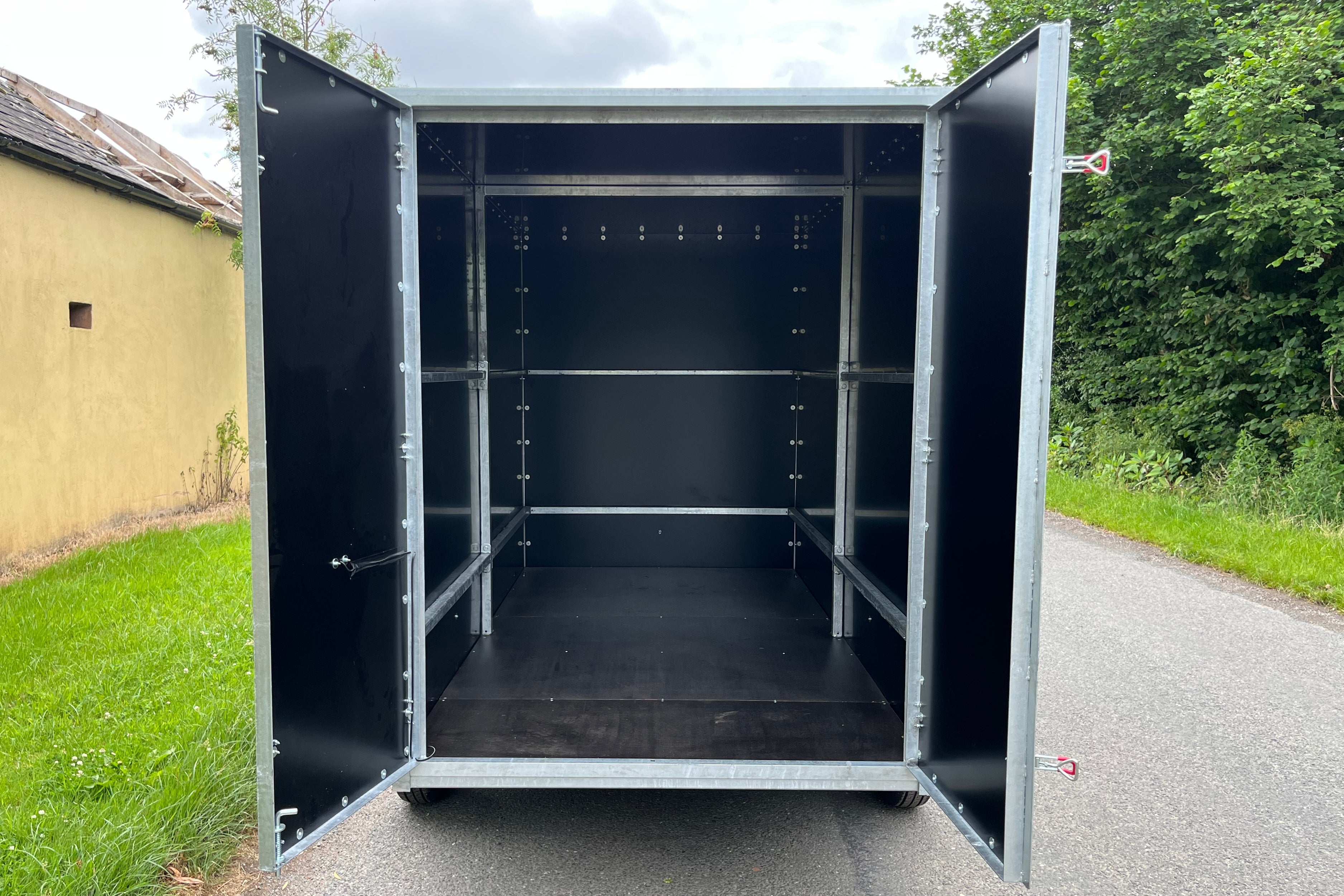 Box Trailer 12' x 5' x 5' Braked Twin Axle
