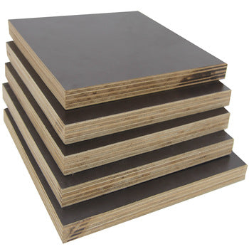 A stack of five plywood sheets showing both the dark brown adhesive side and the natural light brown wood grain layers.