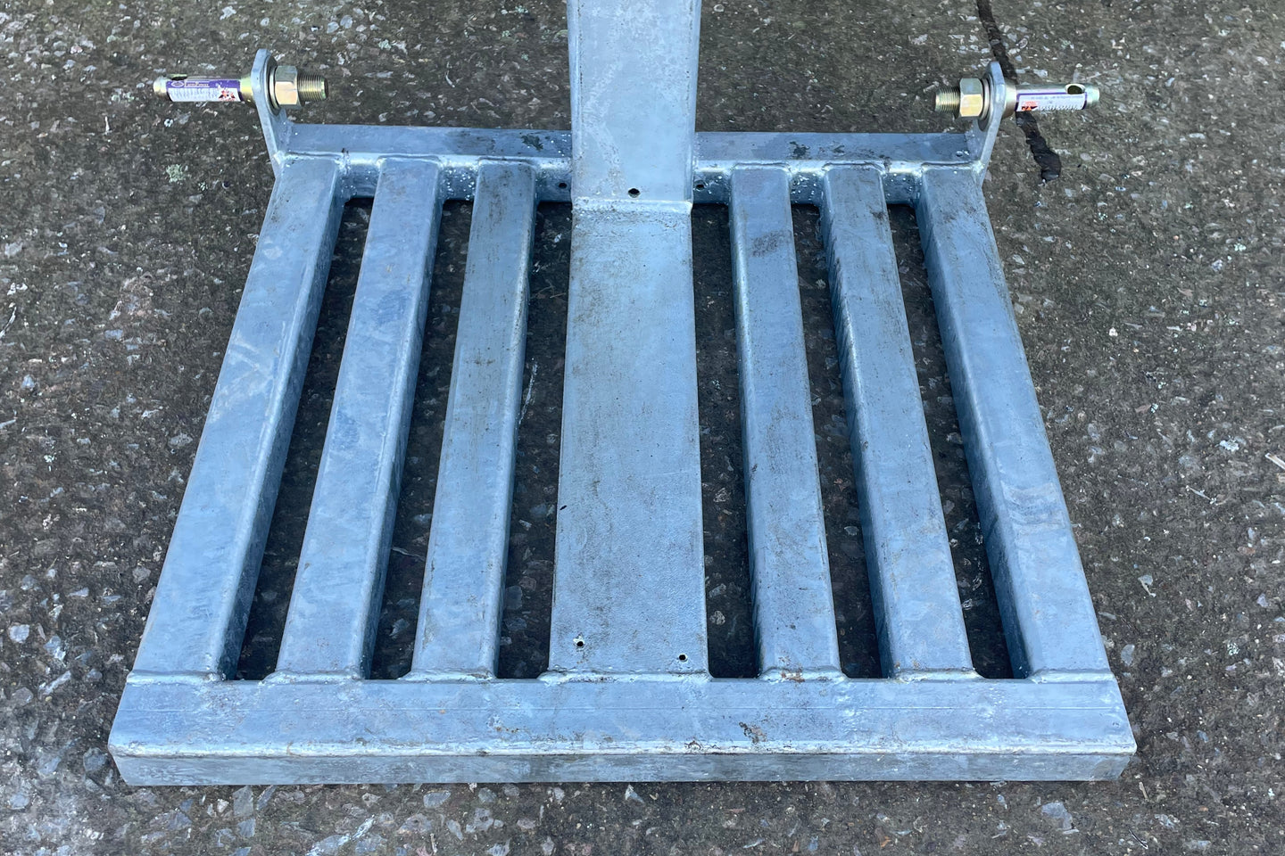 LS101 - 10 Ton Log Splitter image 12