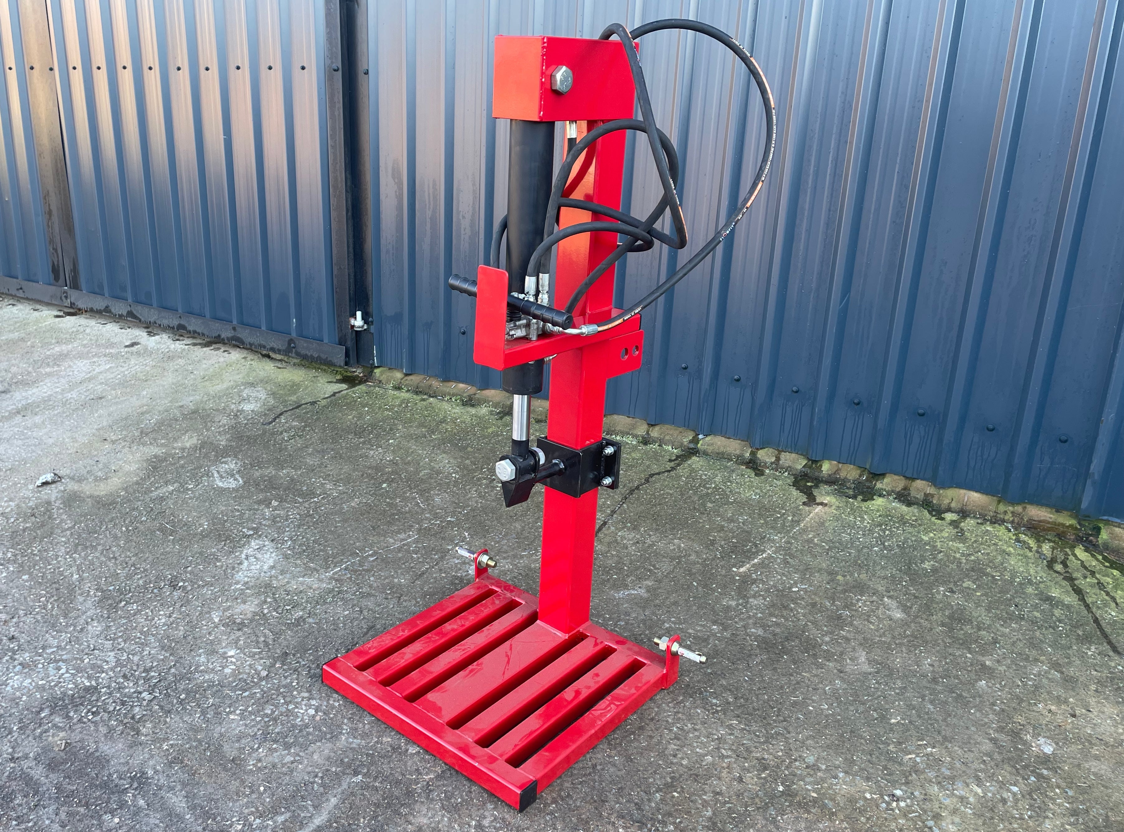 LS101 - 10 Ton Log Splitter image 0